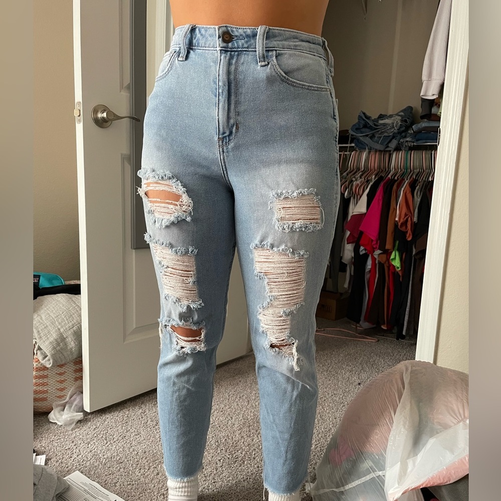Hollister mom jeans size 28X27